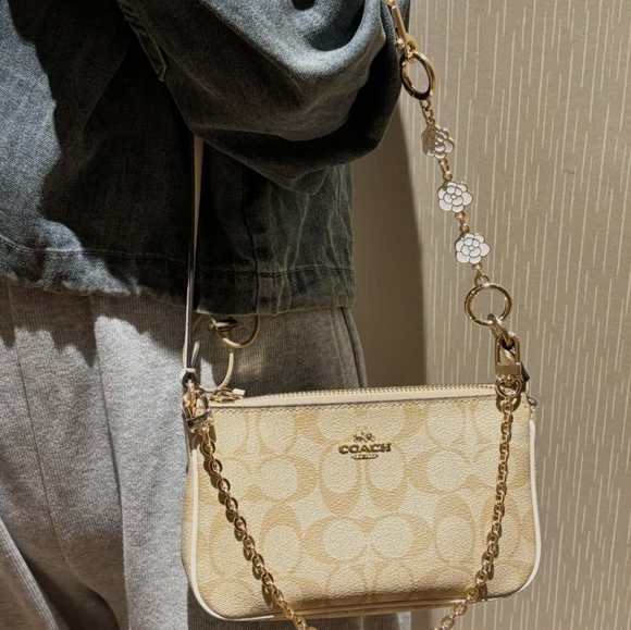 NWT Coach Nolita 19 In Signature Canvas c3308 + Free Camellia Chain - Picture 8 of 8